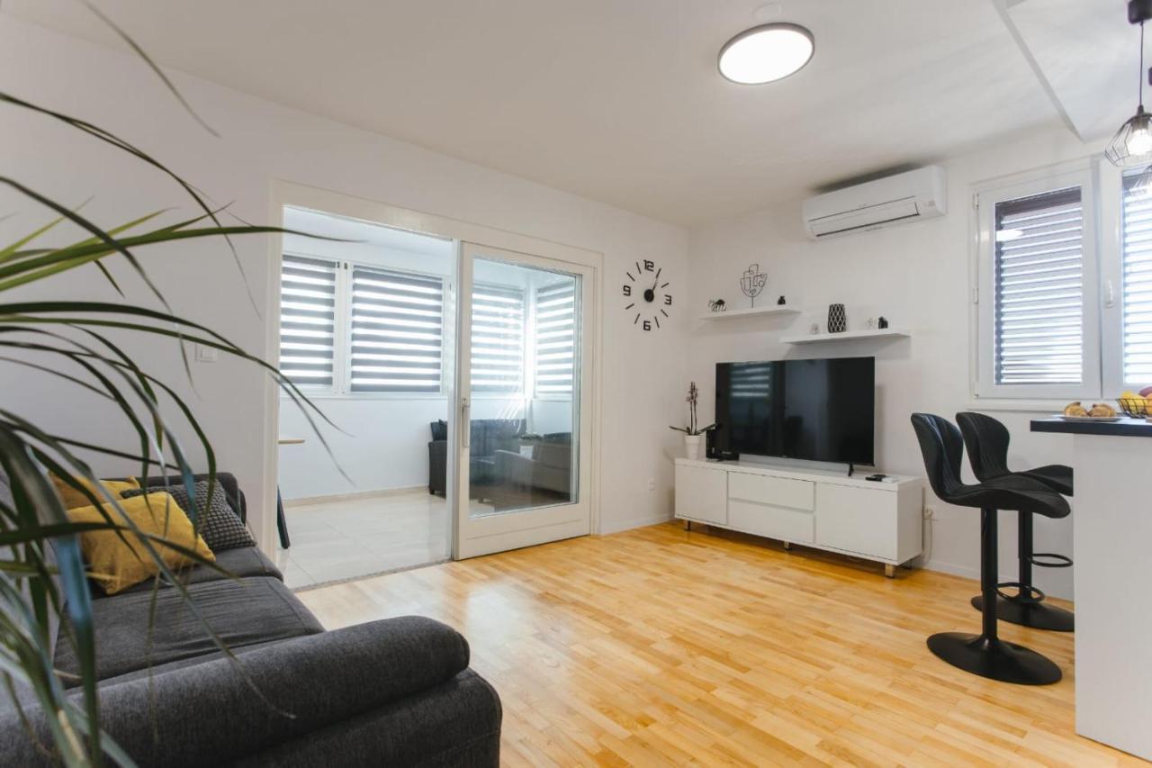 Apartment Bozic Omiš Exterior foto